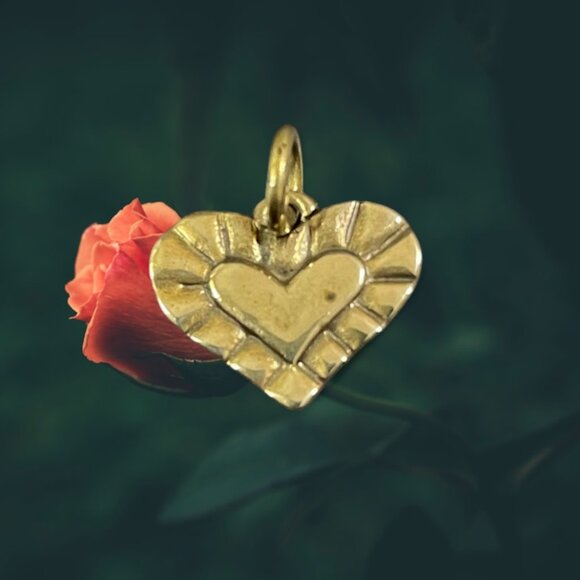 Vintage Jeep Collins JEC Brass Heart Charm / Pendant RETIRED - Picture 9 of 9